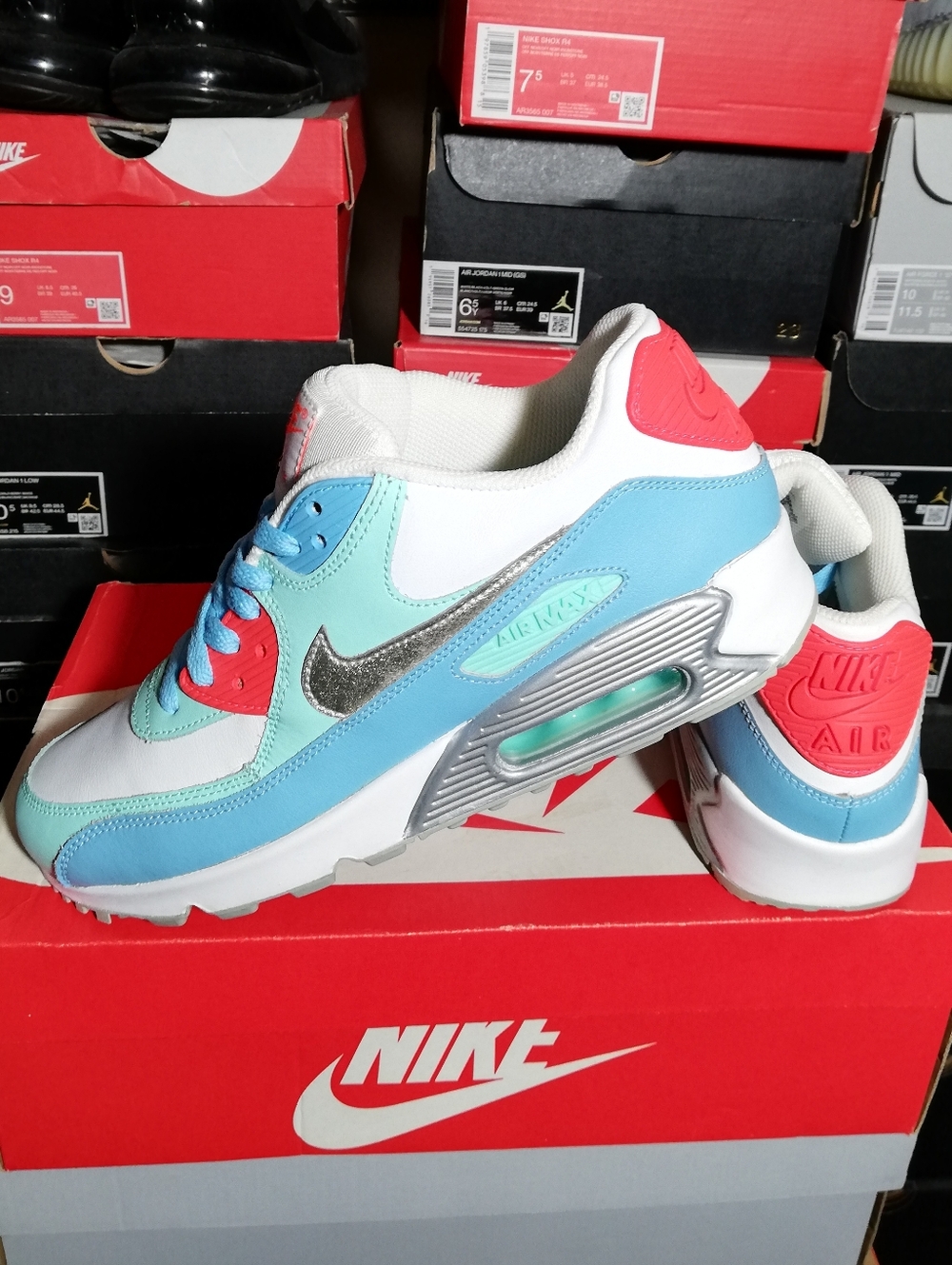 NIKE AIR MAX 90S PEEMIUM WOMEN US SIZE 8.5 BRAND NEW COME WITH BOX